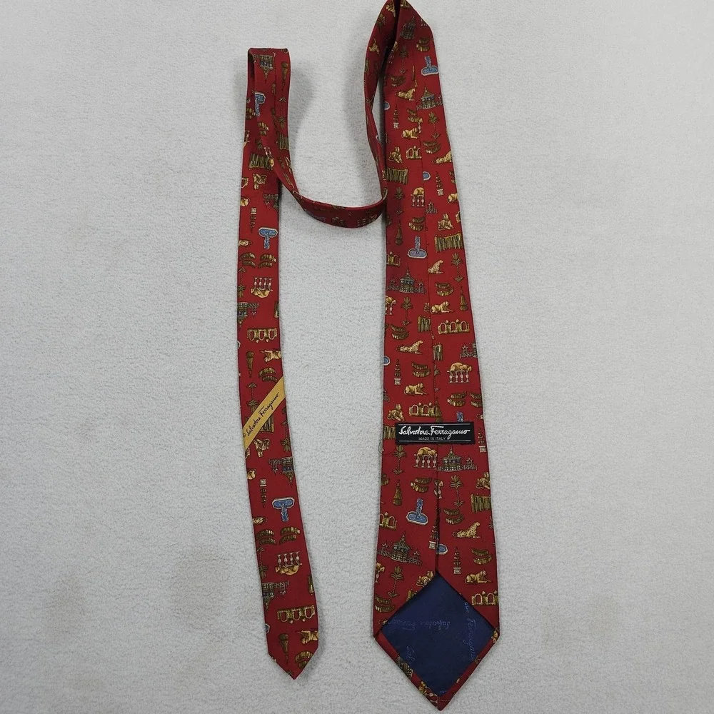 Salvatore Ferragamo Tie Mens Red 100% Silk Made in Italy Animal Novelty Print